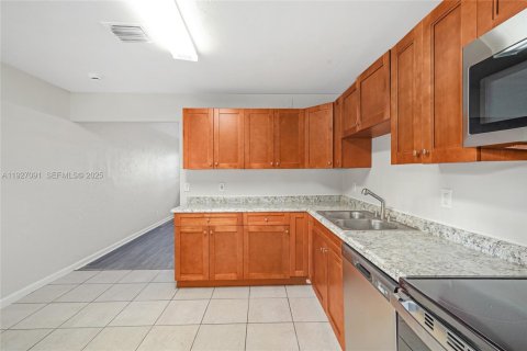 House in Fort Lauderdale, Florida 3 bedrooms, 109.25 sq.m. № 1987635 - photo 7