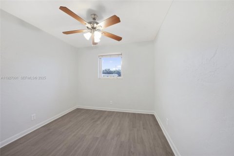 House in Fort Lauderdale, Florida 3 bedrooms, 109.25 sq.m. № 1987635 - photo 10