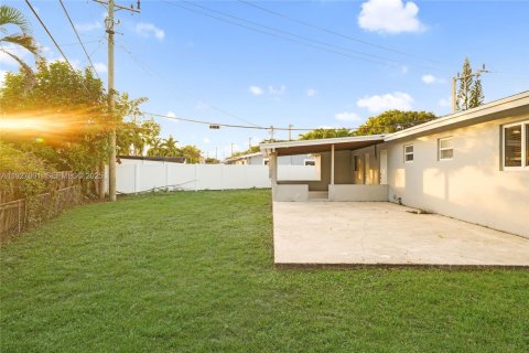 House in Fort Lauderdale, Florida 3 bedrooms, 109.25 sq.m. № 1987635 - photo 26