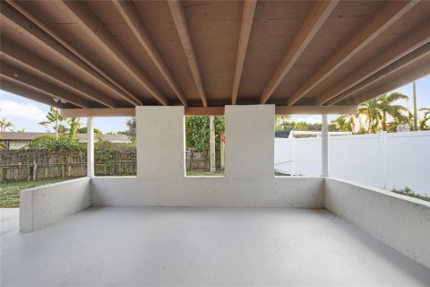 House in Fort Lauderdale, Florida 3 bedrooms, 109.25 sq.m. № 1987635 - photo 23