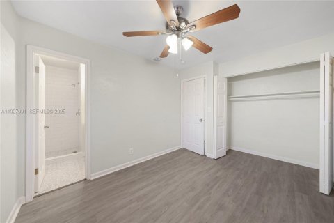 House in Fort Lauderdale, Florida 3 bedrooms, 109.25 sq.m. № 1987635 - photo 8