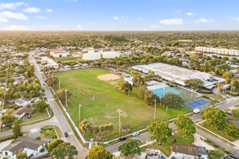 House in Fort Lauderdale, Florida 3 bedrooms, 109.25 sq.m. № 1987635 - photo 29