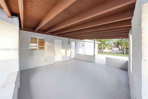 House in Fort Lauderdale, Florida 3 bedrooms, 109.25 sq.m. № 1987635 - photo 22