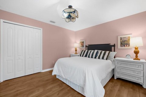 House in Port Charlotte, Florida 4 bedrooms, 211.45 sq.m. № 2166567 - photo 26