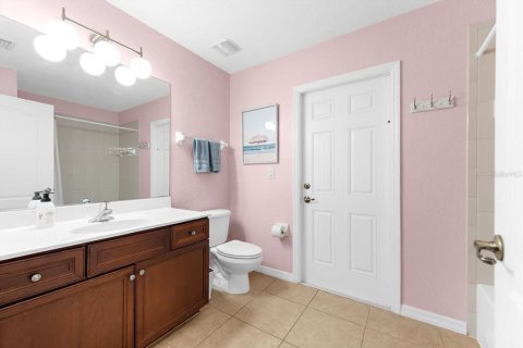 House in Port Charlotte, Florida 4 bedrooms, 211.45 sq.m. № 2166567 - photo 30