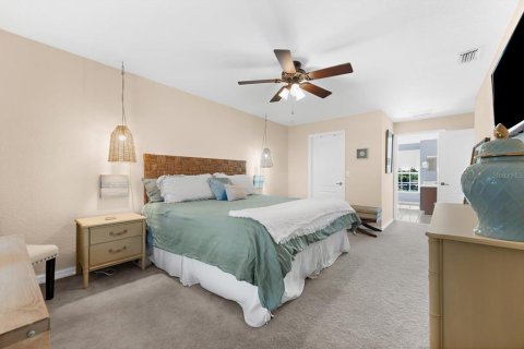 House in Port Charlotte, Florida 4 bedrooms, 211.45 sq.m. № 2166567 - photo 20