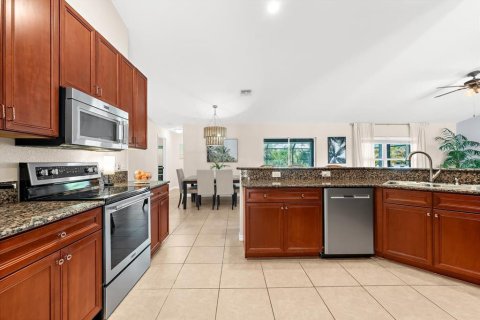 House in Port Charlotte, Florida 4 bedrooms, 211.45 sq.m. № 2166567 - photo 17
