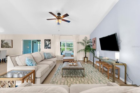 House in Port Charlotte, Florida 4 bedrooms, 211.45 sq.m. № 2166567 - photo 9