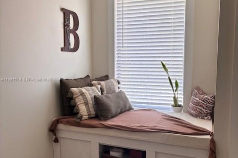 Купить таунхаус в Тамарак, Флорида 3 спальни, 184.78м2, № 2063212 - фото 11