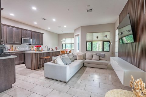 Touwnhouse à louer à Pembroke Pines, Floride: 3 chambres, 208.66 m2 № 2439367 - photo 7