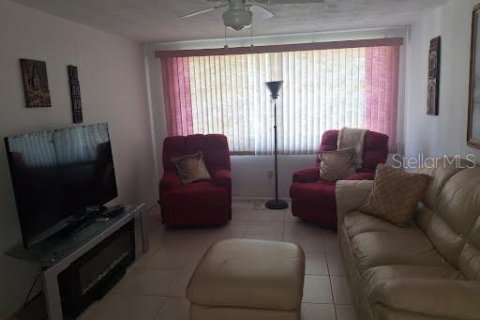 Villa ou maison à louer à Holiday, Floride: 3 chambres, 150.5 m2 № 1837271 - photo 4