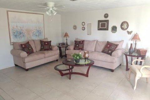 Villa ou maison à louer à Holiday, Floride: 3 chambres, 150.5 m2 № 1837271 - photo 3