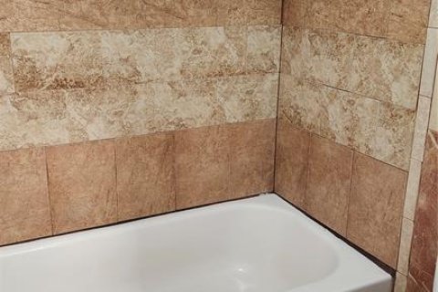 Купить коммерческую недвижимость в Холидэй, Флорида 6 спален, 223.52м2, № 1297139 - фото 12