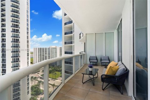 Copropriété à louer à Sunny Isles Beach, Floride: 3 chambres, 183.85 m2 № 2088358 - photo 30