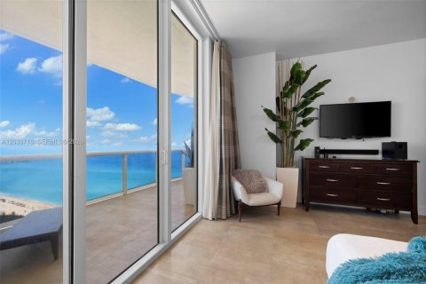 Copropriété à louer à Sunny Isles Beach, Floride: 3 chambres, 183.85 m2 № 2088358 - photo 19