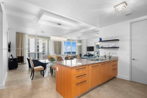 Copropriété à louer à Sunny Isles Beach, Floride: 3 chambres, 183.85 m2 № 2088358 - photo 3