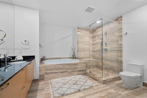 Copropriété à louer à Sunny Isles Beach, Floride: 3 chambres, 183.85 m2 № 2088358 - photo 16