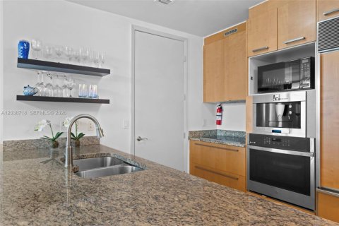 Copropriété à louer à Sunny Isles Beach, Floride: 3 chambres, 183.85 m2 № 2088358 - photo 5