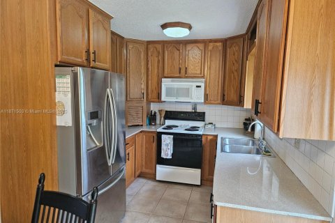 Casa en venta en Homestead, Florida, 4 dormitorios, 125.14 m2 № 1927472 - foto 6