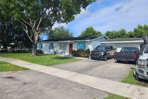 Casa en venta en Homestead, Florida, 4 dormitorios, 125.14 m2 № 1927472 - foto 3