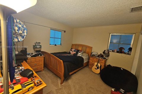 Casa en venta en Homestead, Florida, 4 dormitorios, 125.14 m2 № 1927472 - foto 11