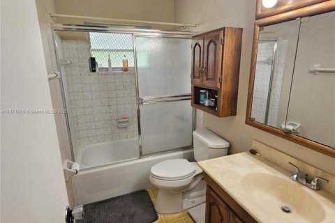 Casa en venta en Homestead, Florida, 4 dormitorios, 125.14 m2 № 1927472 - foto 13