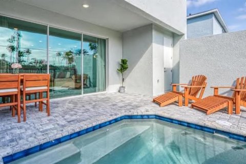 Touwnhouse à vendre à Kissimmee, Floride: 4 chambres, 196.21 m2 № 1648057 - photo 13