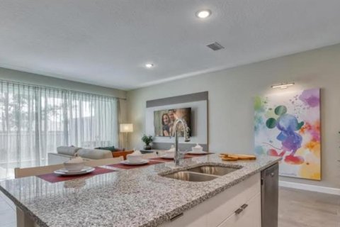 Touwnhouse à vendre à Kissimmee, Floride: 4 chambres, 196.21 m2 № 1648057 - photo 7