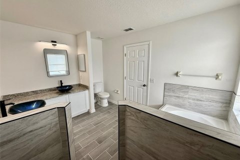 Casa en alquiler en Kissimmee, Florida, 4 dormitorios, 195.37 m2 № 1843515 - foto 25