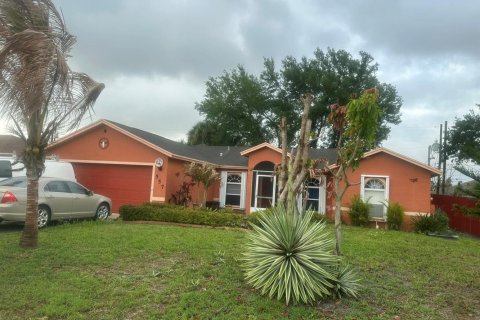 Villa ou maison à Port St. Lucie, Floride 3 chambres, 139.82 m2 № 2250082