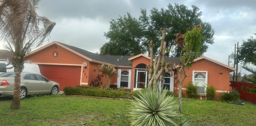 Villa ou maison à Port St. Lucie, Floride 3 chambres, 139.82 m2 № 2250082