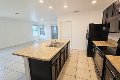 House in Kissimmee, Florida 4 bedrooms, 177.44 sq.m. № 1837992 - photo 12