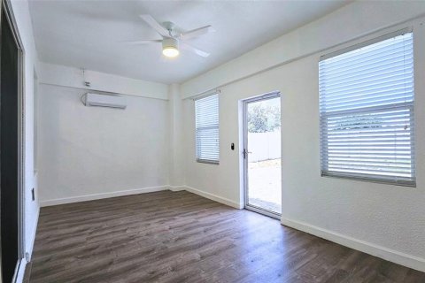 House in Kissimmee, Florida 4 bedrooms, 177.44 sq.m. № 1837992 - photo 21