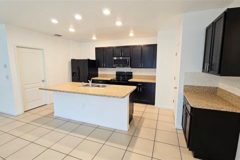 House in Kissimmee, Florida 4 bedrooms, 177.44 sq.m. № 1837992 - photo 11