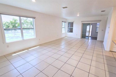House in Kissimmee, Florida 4 bedrooms, 177.44 sq.m. № 1837992 - photo 18