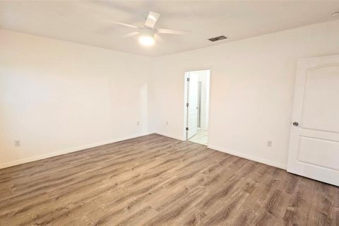 House in Kissimmee, Florida 4 bedrooms, 177.44 sq.m. № 1837992 - photo 24