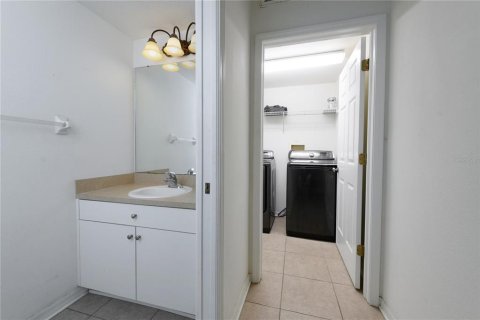 Casa en venta en Land O' Lakes, Florida, 4 dormitorios, 217.39 m2 № 1916975 - foto 8