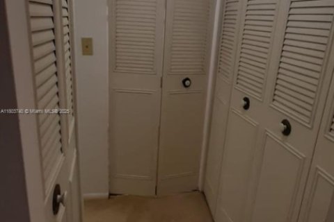 Condominio en venta en Sunny Isles Beach, Florida, 2 dormitorios, 100.98 m2 № 2013033 - foto 23