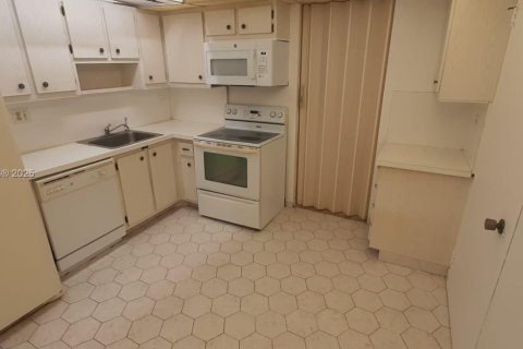 Condominio en venta en Sunny Isles Beach, Florida, 2 dormitorios, 100.98 m2 № 2013033 - foto 17