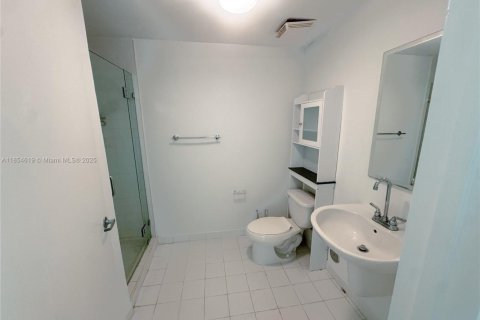 Купить кондоминиум в Майами, Флорида 2 спальни, 103.4м2, № 1960378 - фото 14