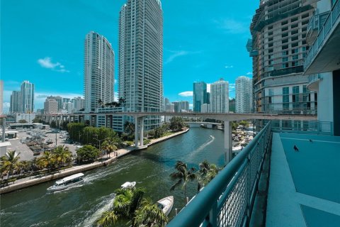 Купить кондоминиум в Майами, Флорида 2 спальни, 103.4м2, № 1960378 - фото 1