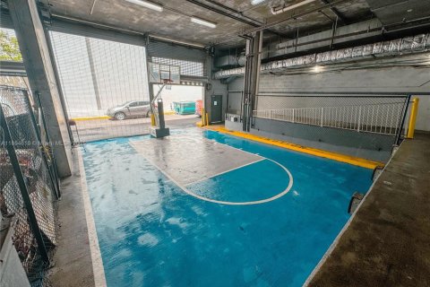 Купить кондоминиум в Майами, Флорида 2 спальни, 103.4м2, № 1960378 - фото 25