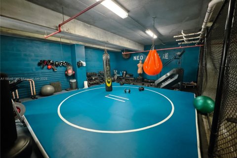 Купить кондоминиум в Майами, Флорида 2 спальни, 103.4м2, № 1960378 - фото 3