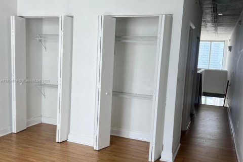 Купить кондоминиум в Майами, Флорида 2 спальни, 103.4м2, № 1960378 - фото 12