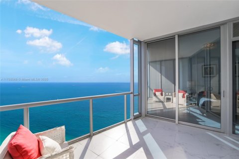 Copropriété à vendre à Sunny Isles Beach, Floride: 1 chambre, 79.71 m2 № 1707189 - photo 2