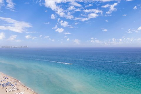 Copropriété à vendre à Sunny Isles Beach, Floride: 1 chambre, 79.71 m2 № 1707189 - photo 18