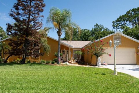 Casa en Palm Coast, Florida 3 dormitorios, 173.17 m2 № 2205416