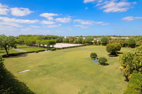House in Wellington, Florida 7 bedrooms, 321.07 sq.m. № 2250568 - photo 8