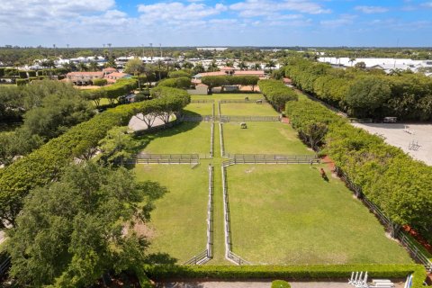 House in Wellington, Florida 7 bedrooms, 321.07 sq.m. № 2250568 - photo 7