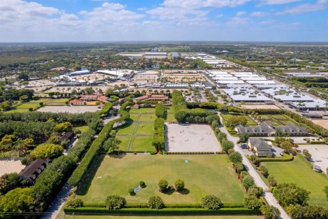 House in Wellington, Florida 7 bedrooms, 321.07 sq.m. № 2250568 - photo 4